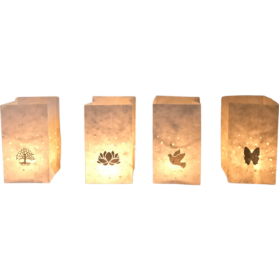 Vier brandende ecru kleurige lichtzakje met perforaties en gouden levensboom, lotus, duif en vlinder opdruk.